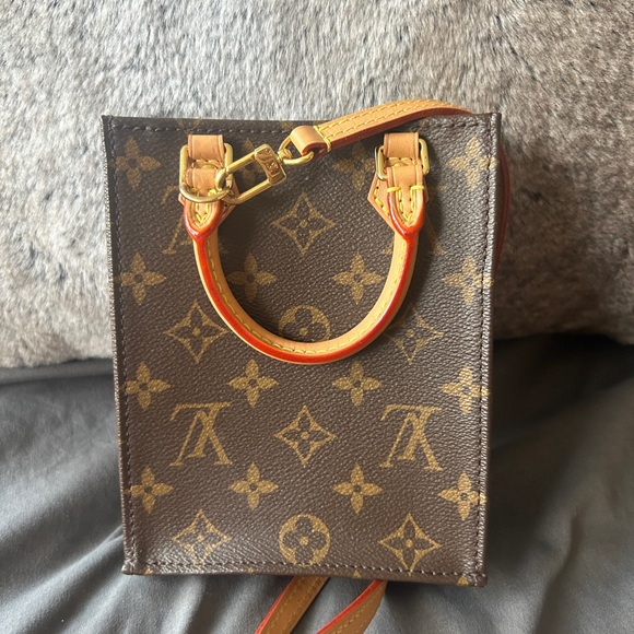 Louis Vuitton Petit Sac Plat Monogram Canvas - Picture 2 of 6